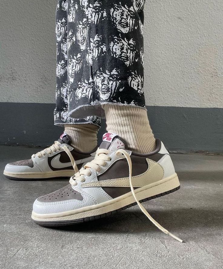 Air Jordan 1 Low Travis Scott Reverse Mocha Semi UA - Image 3
